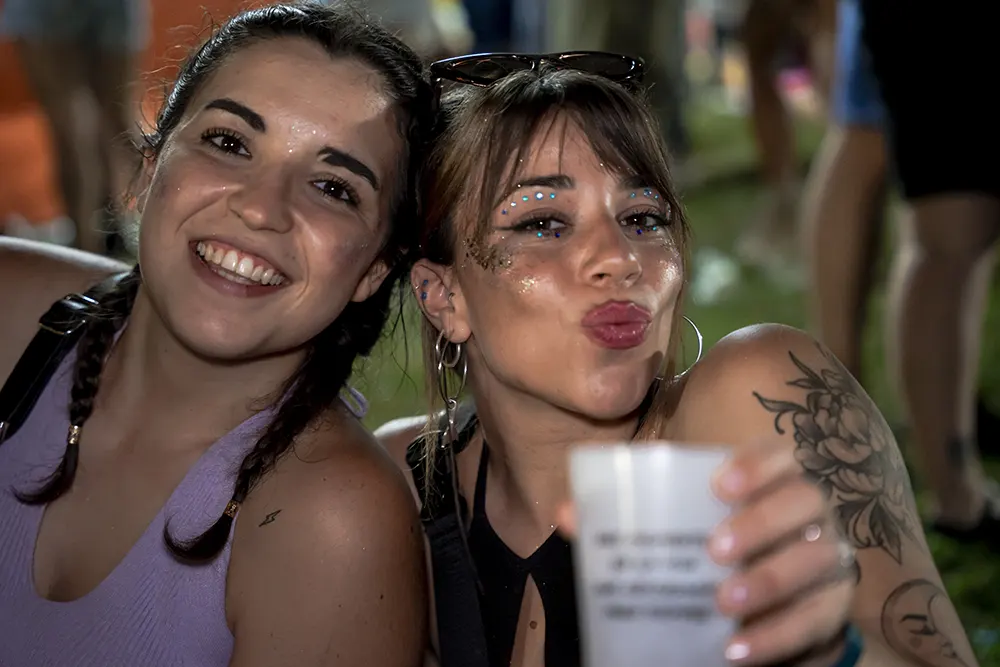 Mala Vida food truck Tenerife Galeria de fotos chicas posando