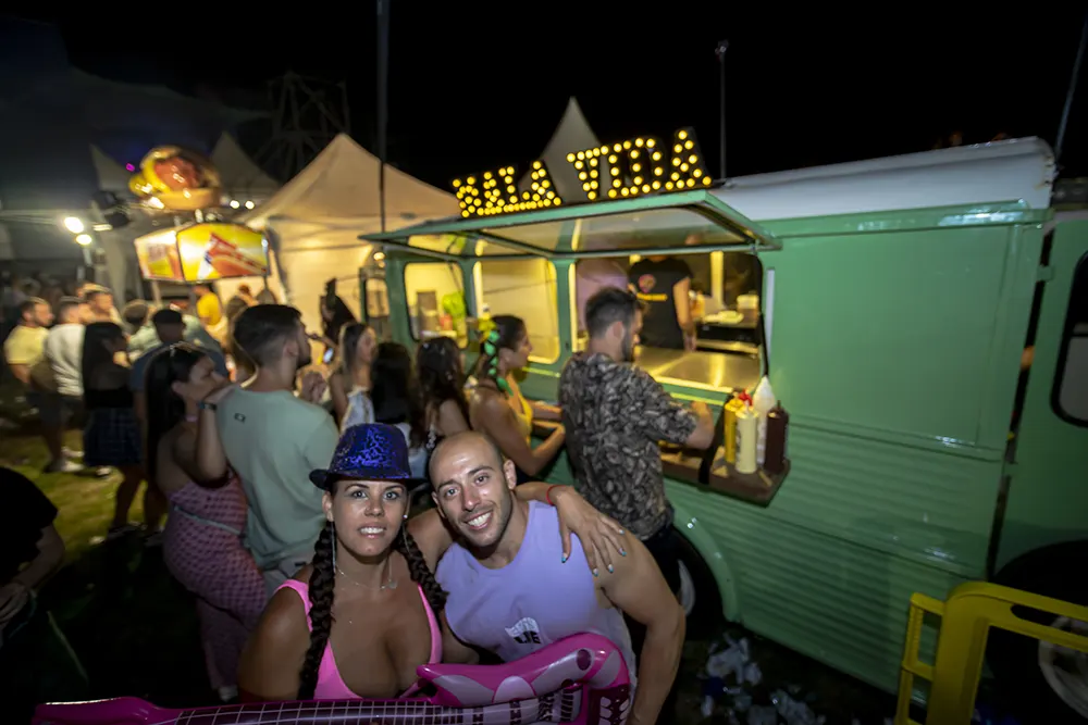 Mala Vida food truck Tenerife Galeria de fotos pareja posando